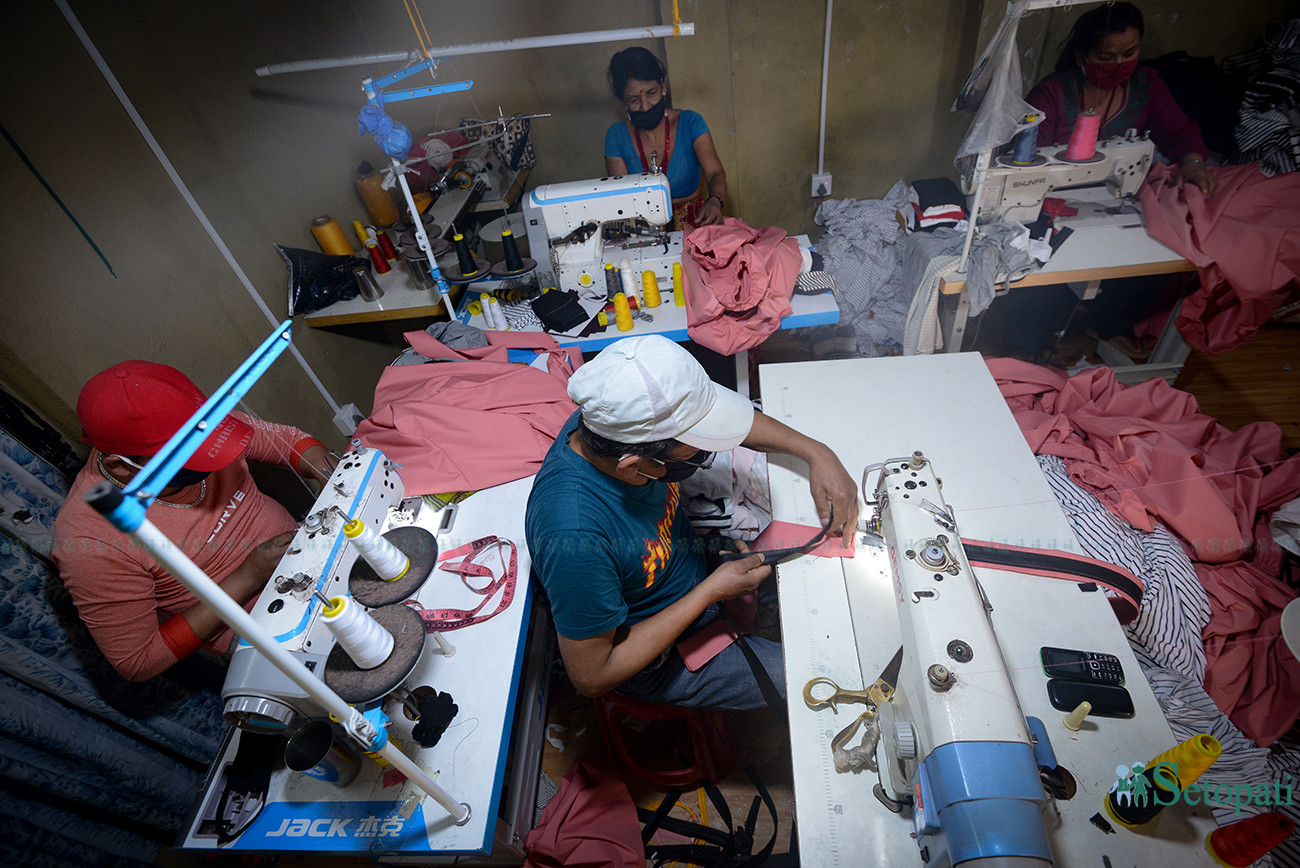 https://raracms.setopati.com/uploads/shares/2020/sujita/ppe making/ppe (1).jpg